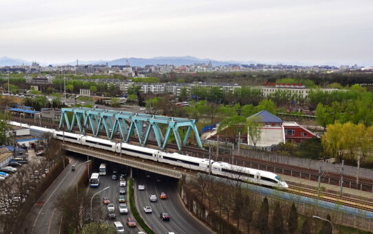 “White bullet trains” shooting across the metropolis